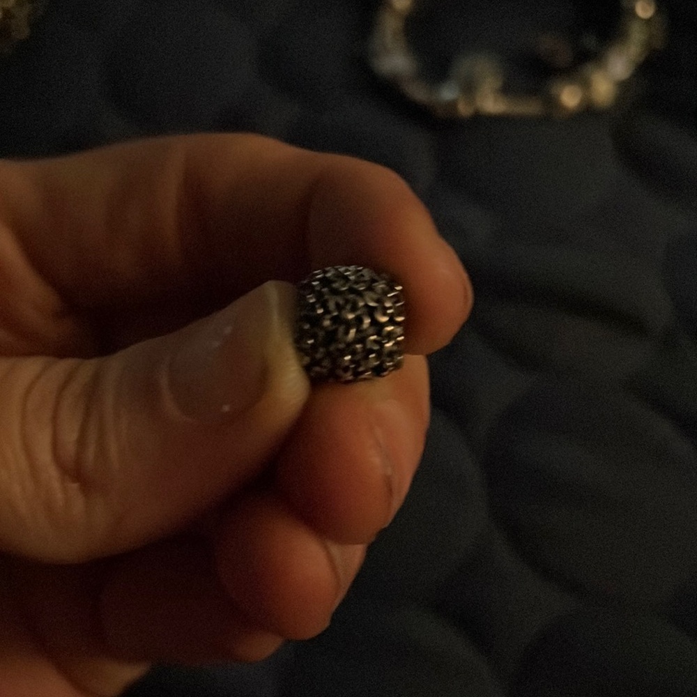 Pandora charm. Flowers.